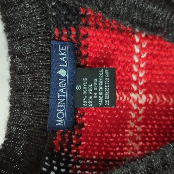 VTG acrylic & wool plaid vest. Rep your grandad in style. Size Small. - Picture 3 of 4